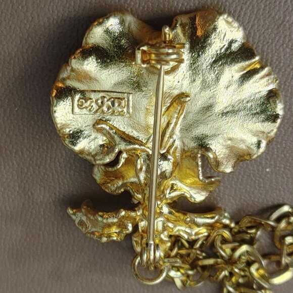 Vintage Orchard  Gold Tone Leaf Pendant Brooch  Necklace Chain Stamped - Picture 6 of 6